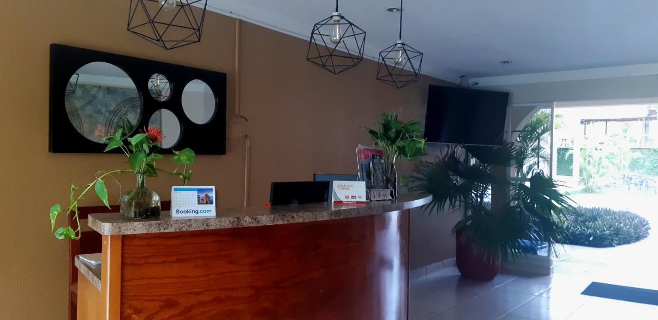 Huichihuayán Hotel Vista Verde מראה חיצוני תמונה